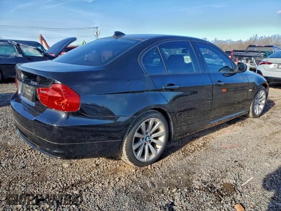 ✅ 2011 BMW 3 Series 328i • VIN: WBAPH7C54BE462152 • Лот: 92764065. Опубликован ранее на Copart с пробегом 154 149 миль. Бесплатный доступ к архиву аукционных продаж из США и подробный отчёт об истории автомобиля на DreamBid. Изображение 3.