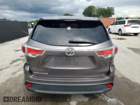 ✅ 2016 Toyota Highlander LE • VIN: 5TDZARFH2GS018027 • Lot: 71807145. Wystawiony na Copart z przebiegiem 139 116 mil. Bezpłatny archiwum sprzedaży aukcyjnych z USA i szczegółowy raport historii pojazdu na DreamBid. Zdjęcie 6.