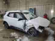 2024 Hyundai Venue Limited z VIN KMHRC8A34RU295014, wystawiony jako Copart lot #61902805 z przebiegiem Nie podano mil oraz Szkoda całkowita • Salvage title. Historia ofert i sprzedaży dostępna na DreamBid. Obrazek 4.