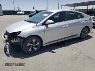 2017 Hyundai Ioniq SEL с VIN KMHC75LC1HU032340, выставлен на аукционе Copart как лот 53063934 с пробегом 74 724 миль миль и Списание • Salvage title. История ставок и продаж доступна на DreamBid. Изображение 1.