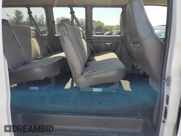 ✅ 2008 Chevrolet Express Passenger • VIN: 1GAHG39KX81226016 • Lot: 80144585. Listed on Copart with 155,644 mi. Free auction sales archive from the USA and detailed vehicle history report at DreamBid. Image 11.