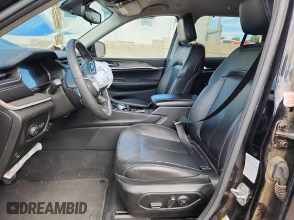 2023 Jeep Grand Cherokee Limited с VIN 1C4RJHBG8PC510361, выставлен на аукционе Copart как лот 84289745 с пробегом 63 500 миль миль и Списание • Salvage title. История ставок и продаж доступна на DreamBid. Изображение 7.