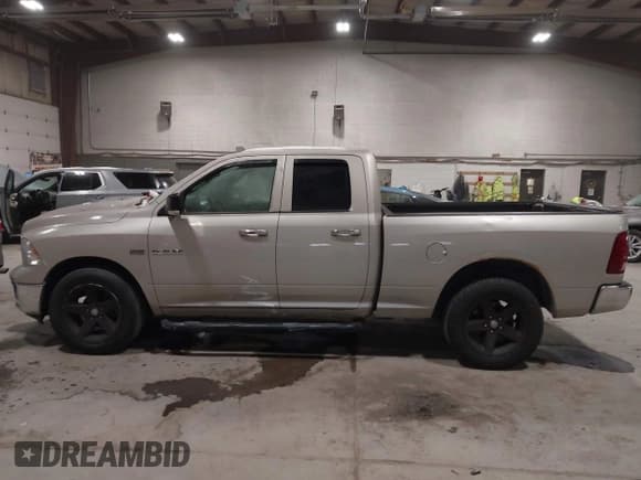 ✅ 2010 Dodge 1500 SLT • VIN: 1D7RV1GT8AS261693 • Lot: 43894324. Listed on IAAI with 145,796 mi. Free auction sales archive from the USA and detailed vehicle history report at DreamBid. Image 14.