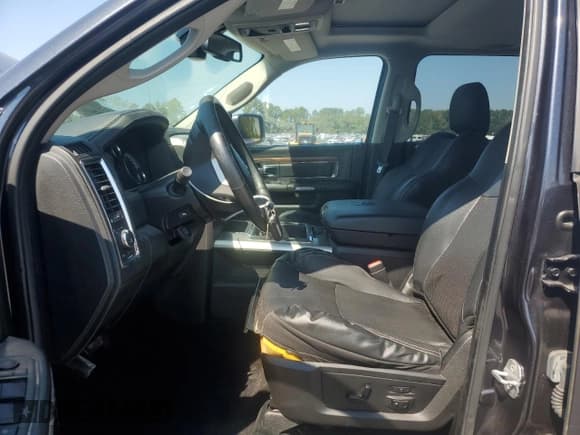 ✅ 2014 Ram 1500 Laramie • VIN: 1C6RR7NTXES249532 • Lot: 71835185. Wystawiony na Copart z przebiegiem 148 120 mil. Bezpłatny archiwum sprzedaży aukcyjnych z USA i szczegółowy raport historii pojazdu na DreamBid. Zdjęcie 7.