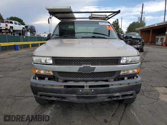 ✅ 2002 Chevrolet Silverado 2500HD LS • VIN: 1GCHK29U52E251326 • Лот: 64773915. Опубликован ранее на Copart с пробегом Не указан. Бесплатный доступ к архиву аукционных продаж из США и подробный отчёт об истории автомобиля на DreamBid. Изображение 5.