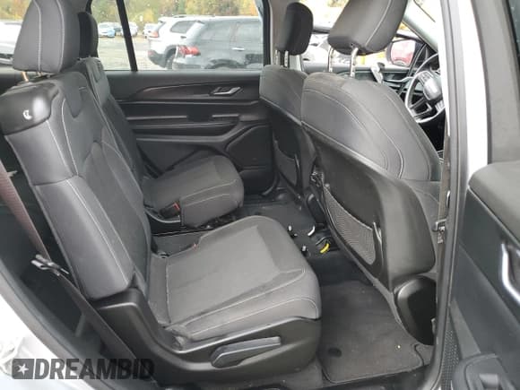 ✅ 2023 Jeep Grand Cherokee Altitude • VIN: 1C4RJJAG5P8835769 • Lot: 87364975. Listed on Copart with 29,527 mi. Free auction sales archive from the USA and detailed vehicle history report at DreamBid. Image 11.