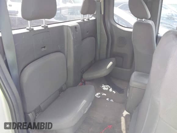 2015 Nissan Frontier S z VIN 1N6BD0CT6FN753673, wystawiony jako IAAI lot #42535410 z przebiegiem 139 261 mil mil oraz . Historia ofert i sprzedaży dostępna na DreamBid. Obrazek 8.