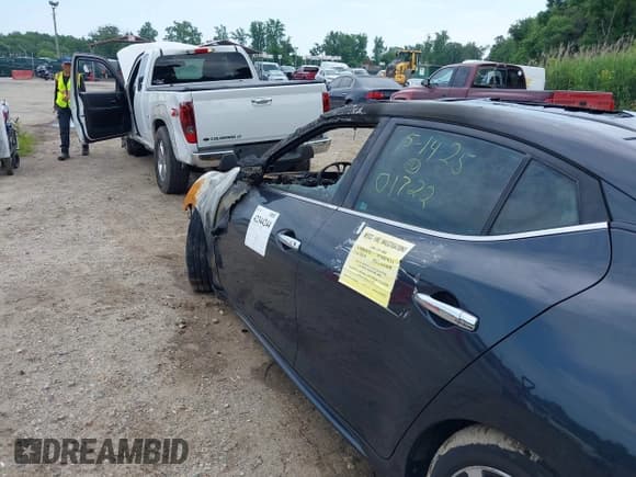 ✅ 2016 Nissan Maxima SR • VIN: 1N4AA6AP4GC384377 • Lot: 42344244. Wystawiony na IAAI z przebiegiem Nie podano. Bezpłatny archiwum sprzedaży aukcyjnych z USA i szczegółowy raport historii pojazdu na DreamBid. Zdjęcie 15.