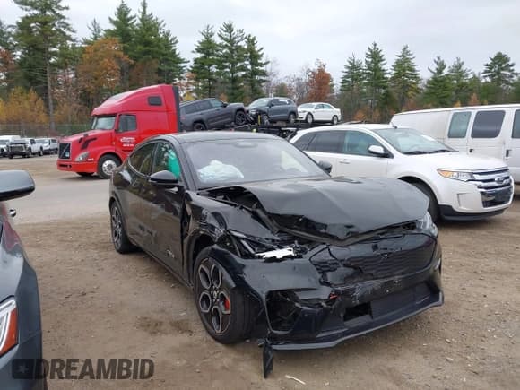 ✅ 2022 Ford Mustang Mach-E GT • VIN: 3FMTK4SE5NMA39755 • Lot: 43475619. Wystawiony na IAAI z przebiegiem 40 500 mil. Bezpłatny archiwum sprzedaży aukcyjnych z USA i szczegółowy raport historii pojazdu na DreamBid. Zdjęcie 1.