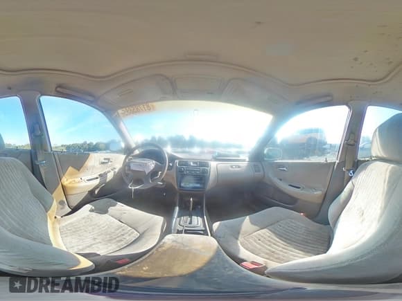 ✅ 1998 Honda Accord EX • VIN: 1HGCG5653WA171757 • Лот: 81785885. Опубликован ранее на Copart с пробегом 234 488 миль. Бесплатный доступ к архиву аукционных продаж из США и подробный отчёт об истории автомобиля на DreamBid. Изображение 15.