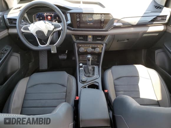 ✅ 2024 Volkswagen Taos SEL • VIN: 3VV4X7B20RM021320 • Лот: 68478775. Опубликован ранее на Copart с пробегом 6 916 миль. Бесплатный доступ к архиву аукционных продаж из США и подробный отчёт об истории автомобиля на DreamBid. Изображение 8.