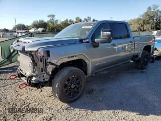 ✅ 2025 GMC Sierra 3500HD AT4 • VIN: 1GT4UVEY6SF258167 • Lot: 90929045. Wystawiony na Copart z przebiegiem 6 573 mil. Bezpłatny archiwum sprzedaży aukcyjnych z USA i szczegółowy raport historii pojazdu na DreamBid. Zdjęcie 1.