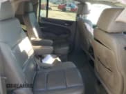 ✅ 2016 Chevrolet Suburban LTZ • VIN: 1GNSKJKC1GR209874 • Lot: 77108344. Wystawiony na Copart z przebiegiem 221 079 mil. Bezpłatny archiwum sprzedaży aukcyjnych z USA i szczegółowy raport historii pojazdu na DreamBid. Zdjęcie 11.
