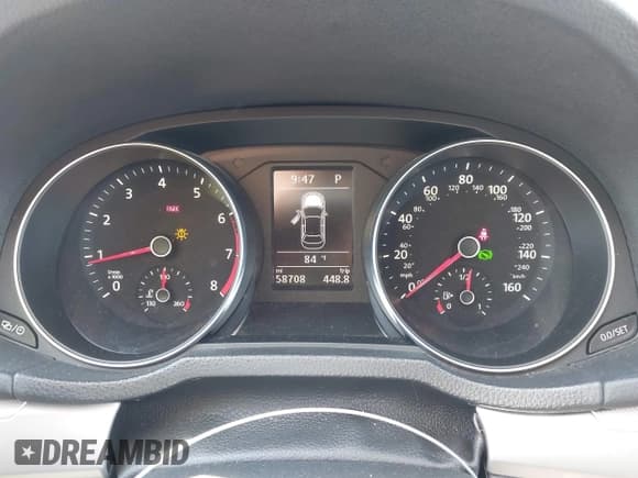 ✅ 2017 Volkswagen Passat S • VIN: 1VWAT7A3XHC083053 • Lot: 43109051. Wystawiony na IAAI z przebiegiem 58 708 mil. Bezpłatny archiwum sprzedaży aukcyjnych z USA i szczegółowy raport historii pojazdu na DreamBid. Zdjęcie 7.