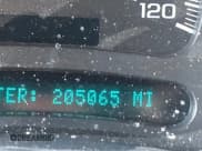 ✅ 2003 Chevrolet Silverado 2500HD LS • VIN: 1GCHC29U13E353706 • Lot: 42398034. Wystawiony na IAAI z przebiegiem 205 065 mil. Bezpłatny archiwum sprzedaży aukcyjnych z USA i szczegółowy raport historii pojazdu na DreamBid. Zdjęcie 15.