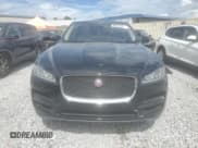 ✅ 2019 Jaguar F-Pace 25t • VIN: SADCS2FX3KA395204 • Lot: 68618235. Wystawiony na Copart z przebiegiem 94 537 mil. Bezpłatny archiwum sprzedaży aukcyjnych z USA i szczegółowy raport historii pojazdu na DreamBid. Zdjęcie 5.