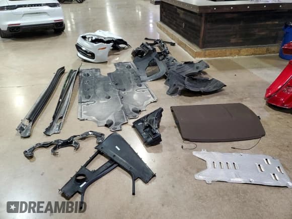 ✅ 2022 Porsche Panamera • VIN: WP0AJ2A75NL102179 • Лот: 58626814. Опубликован ранее на Copart с пробегом 7 100 миль. Бесплатный доступ к архиву аукционных продаж из США и подробный отчёт об истории автомобиля на DreamBid. Изображение 14.