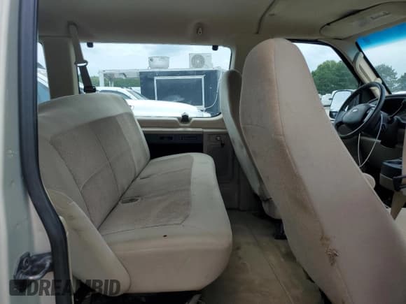 ✅ 2006 Ford Econoline Passenger XL • VIN: 1FBNE31L16HB32734 • Lot: 61421825. Listed on Copart with 204,661 mi. Free auction sales archive from the USA and detailed vehicle history report at DreamBid. Image 11.