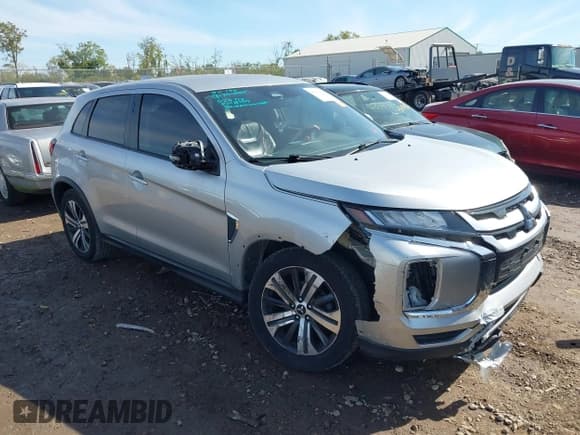 ✅ 2020 Mitsubishi Outlander ES • VIN: JA4AR3AU4LU024712 • Lot: 43433519. Listed on IAAI with 63,260 mi. Free auction sales archive from the USA and detailed vehicle history report at DreamBid. Image 1.
