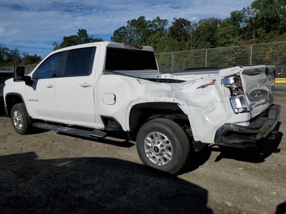 ✅ 2025 Chevrolet Silverado 2500HD LT • VIN: 2GC1KNE78S1234041 • Lot: 85681265. Wystawiony na Copart z przebiegiem 2 408 mil. Bezpłatny archiwum sprzedaży aukcyjnych z USA i szczegółowy raport historii pojazdu na DreamBid. Zdjęcie 2.