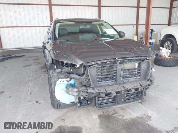 ✅ 2021 Lincoln Nautilus Standard • VIN: 2LMPJ6J9XMBL02198 • Lot: 43170151. Wystawiony na IAAI z przebiegiem 57 187 mil. Bezpłatny archiwum sprzedaży aukcyjnych z USA i szczegółowy raport historii pojazdu na DreamBid. Zdjęcie 18.