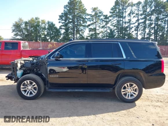 ✅ 2019 Chevrolet Tahoe LT • VIN: 1GNSCBKC0KR136671 • Lot: 43416506. Wystawiony na IAAI z przebiegiem 151 990 mil. Bezpłatny archiwum sprzedaży aukcyjnych z USA i szczegółowy raport historii pojazdu na DreamBid. Zdjęcie 15.