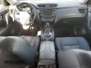 ✅ 2018 Nissan Rogue SL • VIN: JN8AT2MVXJW300872 • Lot: 91729385. Wystawiony na Copart z przebiegiem 93 278 mil. Bezpłatny archiwum sprzedaży aukcyjnych z USA i szczegółowy raport historii pojazdu na DreamBid. Zdjęcie 8.