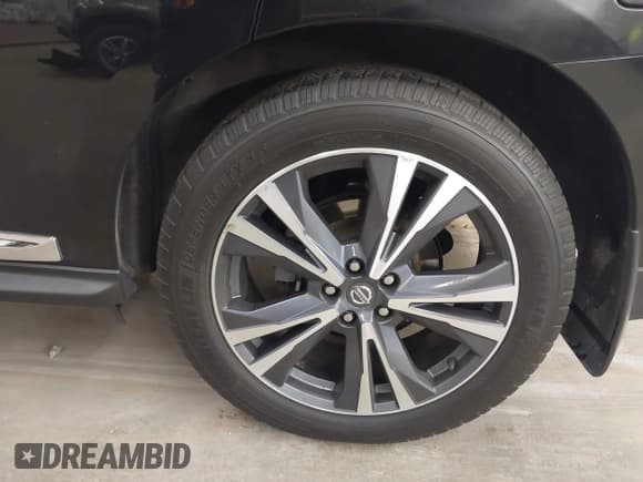 ✅ 2019 Nissan Pathfinder SV • VIN: 5N1DR2MM3KC651586 • Lot: 43351836. Wystawiony na IAAI z przebiegiem 85 912 mil. Bezpłatny archiwum sprzedaży aukcyjnych z USA i szczegółowy raport historii pojazdu na DreamBid. Zdjęcie 12.