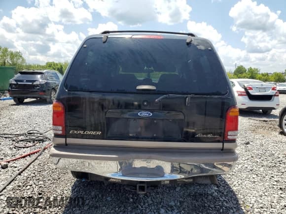 ✅ 1999 Ford Explorer XLT • VIN: 1FMZU32E9XZB17955 • Lot: 64587235. Wystawiony na Copart z przebiegiem 225 873 mil. Bezpłatny archiwum sprzedaży aukcyjnych z USA i szczegółowy raport historii pojazdu na DreamBid. Zdjęcie 6.