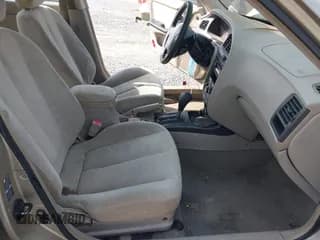 ✅ 2002 Hyundai Elantra GLS • VIN: KMHDN45D92U459802 • Lot: 42193533. Wystawiony na IAAI z przebiegiem 192 993 mil. Bezpłatny archiwum sprzedaży aukcyjnych z USA i szczegółowy raport historii pojazdu na DreamBid. Zdjęcie 5.