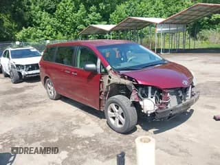 ✅ 2012 Toyota Sienna • VIN: 5TDZK3DC2CS193258 • Лот: 42550843. Опубликован ранее на IAAI с пробегом 158 761 миль. Бесплатный доступ к архиву аукционных продаж из США и подробный отчёт об истории автомобиля на DreamBid. Изображение 1.