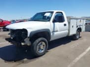 ✅ 2004 GMC Sierra 2500 SL • VIN: 1GDHC24U54E244508 • Lot: 42110629. Wystawiony na IAAI z przebiegiem Nie podano. Bezpłatny archiwum sprzedaży aukcyjnych z USA i szczegółowy raport historii pojazdu na DreamBid. Zdjęcie 2.