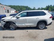 ✅ 2024 Toyota Highlander XLE • VIN: 5TDAAAB50RS019075 • Lot: 42746330. Wystawiony na IAAI z przebiegiem 70 523 mil. Bezpłatny archiwum sprzedaży aukcyjnych z USA i szczegółowy raport historii pojazdu na DreamBid. Zdjęcie 14.