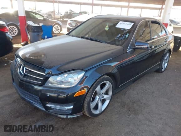 ✅ 2014 Mercedes-Benz C 250 Sport • VIN: WDDGF4HB7EA966752 • Lot: 41063040. Wystawiony na IAAI z przebiegiem 106 218 mil. Bezpłatny archiwum sprzedaży aukcyjnych z USA i szczegółowy raport historii pojazdu na DreamBid. Zdjęcie 17.