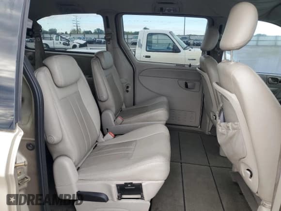 ✅ 2006 Chrysler Town & Country Touring • VIN: 2A4GP54L56R739465 • Lot: 84757235. Wystawiony na Copart z przebiegiem 136 345 mil. Bezpłatny archiwum sprzedaży aukcyjnych z USA i szczegółowy raport historii pojazdu na DreamBid. Zdjęcie 11.