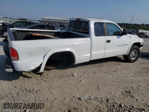 ✅ 2000 Dodge Dakota Sport • VIN: 1B7GG22N0YS547574 • Lot: 69222114. Wystawiony na Copart z przebiegiem 175 072 mil. Bezpłatny archiwum sprzedaży aukcyjnych z USA i szczegółowy raport historii pojazdu na DreamBid. Zdjęcie 3.