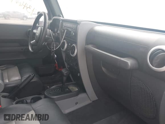 ✅ 2008 Jeep Wrangler Unlimited Sahara • VIN: 1J4GA59158L636793 • Lot: 43466197. Listed on IAAI with 239,794 mi. Free auction sales archive from the USA and detailed vehicle history report at DreamBid. Image 5.