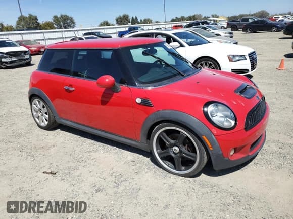 ✅ 2007 MINI Hardtop S • VIN: WMWMF73517TT83310 • Lot: 68293665. Listed on Copart with 121,352 mi. Free auction sales archive from the USA and detailed vehicle history report at DreamBid. Image 4.