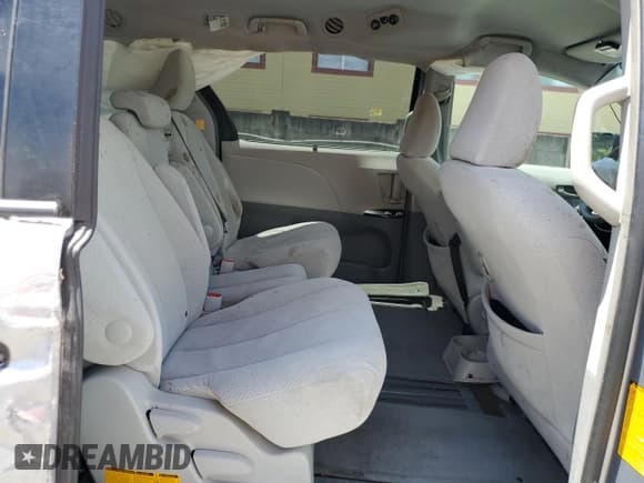 ✅ 2012 Toyota Sienna LE AAS • VIN: 5TDKK3DC3CS208433 • Lot: 60244815. Listed on Copart with 127,481 mi. Free auction sales archive from the USA and detailed vehicle history report at DreamBid. Image 11.