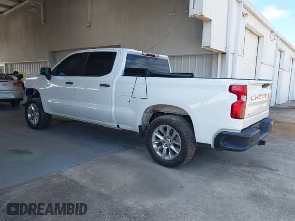 ✅ 2019 Chevrolet Silverado 1500 Work Truck • VIN: 1GCPWAEF5KZ383318 • Lot: 43345942. Wystawiony na IAAI z przebiegiem 121 835 mil. Bezpłatny archiwum sprzedaży aukcyjnych z USA i szczegółowy raport historii pojazdu na DreamBid. Zdjęcie 3.