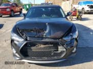 ✅ 2015 Hyundai Veloster Turbo • VIN: KMHTC6AE3FU241078 • Lot: 87422864. Wystawiony na Copart z przebiegiem Nie podano. Bezpłatny archiwum sprzedaży aukcyjnych z USA i szczegółowy raport historii pojazdu na DreamBid. Zdjęcie 5.