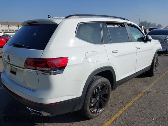✅ 2023 Volkswagen Atlas SE • VIN: 1V2WP2CA6PC533984 • Lot: 41021512. Listed on IAAI with 26,993 mi. Free auction sales archive from the USA and detailed vehicle history report at DreamBid. Image 4.