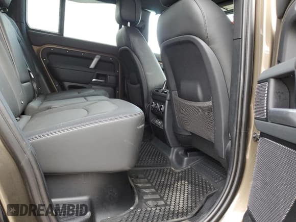 ✅ 2024 Land Rover Defender X-Dynamic SE • VIN: SALE27EU4R2268659 • Lot: 48372685. Listed on Copart with 5,366 mi. Free auction sales archive from the USA and detailed vehicle history report at DreamBid. Image 10.