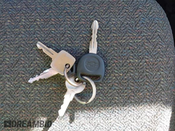 ✅ 2004 Chevrolet Silverado 1500 Work Truck • VIN: 1GCEC14X94Z293893 • Lot: 43321326. Wystawiony na IAAI z przebiegiem 174 845 mil. Bezpłatny archiwum sprzedaży aukcyjnych z USA i szczegółowy raport historii pojazdu na DreamBid. Zdjęcie 11.