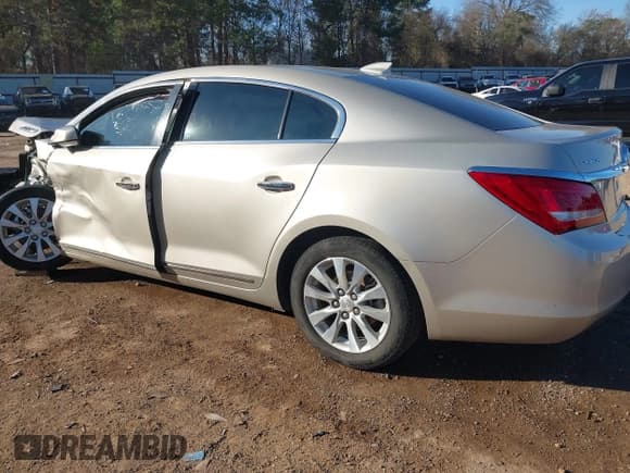 ✅ 2015 Buick LaCrosse Leather • VIN: 1G4GB5GRXFF250096 • Лот: 41247567. Опубликован ранее на IAAI с пробегом 151 986 миль. Бесплатный доступ к архиву аукционных продаж из США и подробный отчёт об истории автомобиля на DreamBid. Изображение 3.