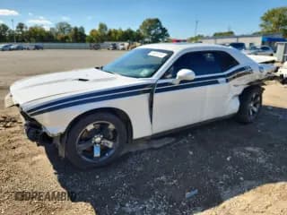✅ 2013 Dodge Challenger SXT • VIN: 2C3CDYAG9DH515824 • Lot: 90380135. Wystawiony na Copart z przebiegiem 138 776 mil. Bezpłatny archiwum sprzedaży aukcyjnych z USA i szczegółowy raport historii pojazdu na DreamBid. Zdjęcie 1.