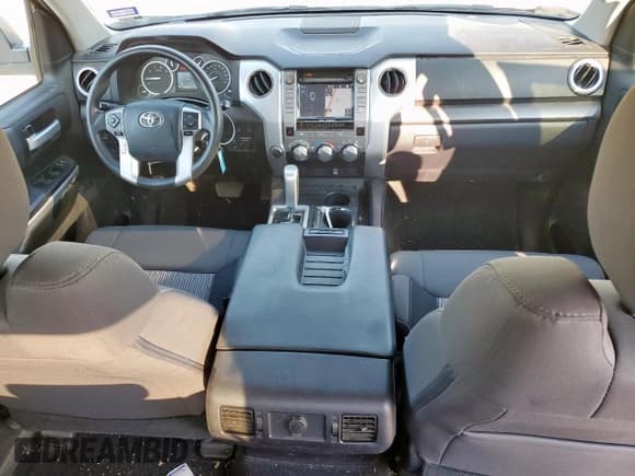 ✅ 2017 Toyota Tundra SR5 • VIN: 5TFDW5F17HX616259 • Lot: 69731325. Listed on Copart with 87,274 mi. Free auction sales archive from the USA and detailed vehicle history report at DreamBid. Image 8.