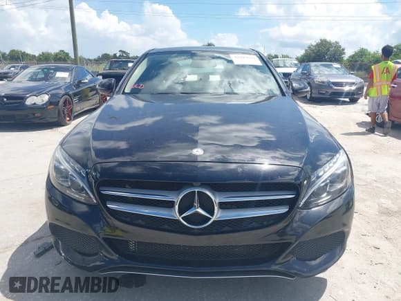 ✅ 2016 Mercedes-Benz C 300 • VIN: 55SWF4JB2GU120005 • Lot: 42905656. Wystawiony na IAAI z przebiegiem 134 814 mil. Bezpłatny archiwum sprzedaży aukcyjnych z USA i szczegółowy raport historii pojazdu na DreamBid. Zdjęcie 13.
