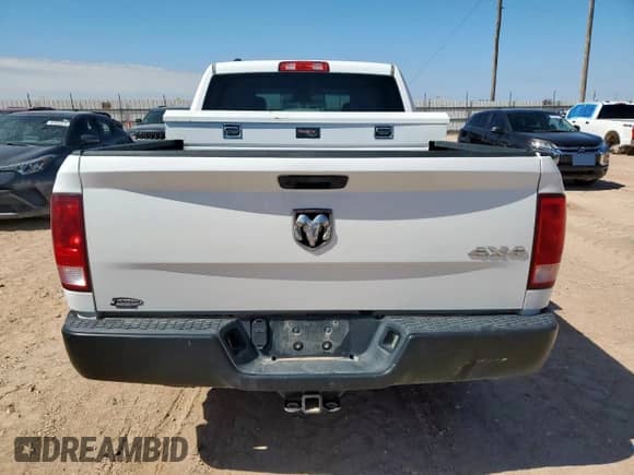 2019 Ram 1500 Tradesman z VIN 1C6RR7ST9KS672201, wystawiony jako Copart lot #82155275 z przebiegiem 136 786 mil mil oraz Szkoda całkowita • Salvage title. Historia ofert i sprzedaży dostępna na DreamBid. Obrazek 6.