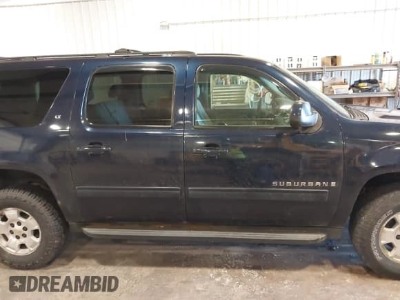 ✅ 2009 Chevrolet Suburban 1LT • VIN: 1GNFK26319R272557 • Lot: 42138238. Wystawiony na IAAI z przebiegiem 223 599 mil. Bezpłatny archiwum sprzedaży aukcyjnych z USA i szczegółowy raport historii pojazdu na DreamBid. Zdjęcie 13.